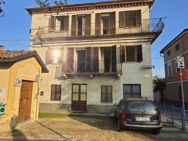 Villetta indipendente in vendita di 180 m² in Via asti, 1