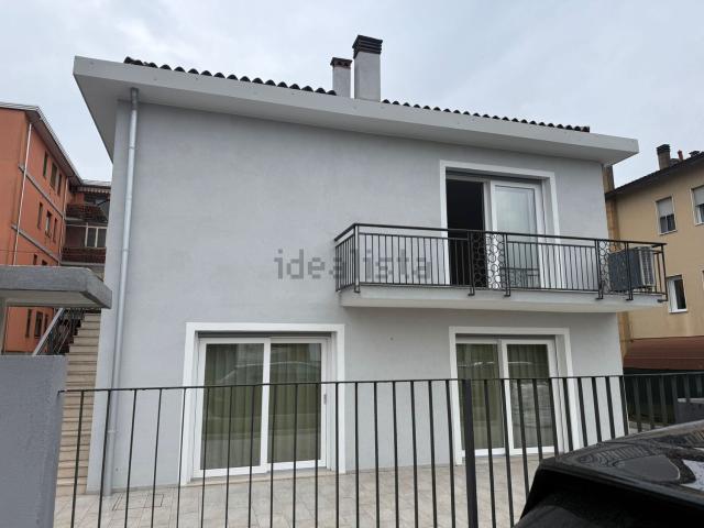Villetta indipendente in vendita di 180 m² in Via Aspromonte