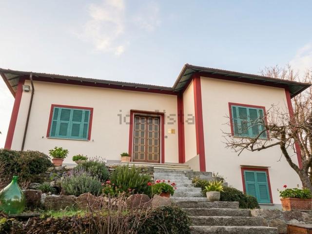 Villetta indipendente in vendita di 180 m² in Via Aurelia Sud