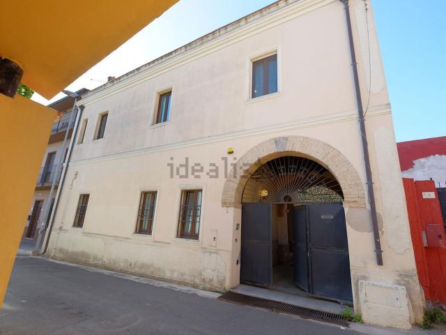 Villetta indipendente in vendita di 180 m² in Via Azuni