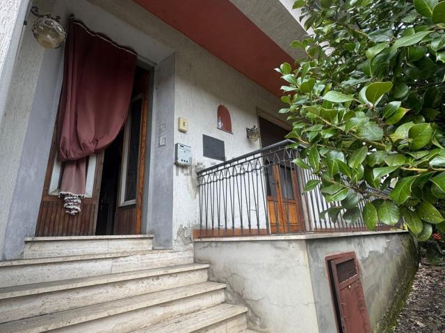 Villetta indipendente in vendita di 180 m² in Via Bolognese Nord