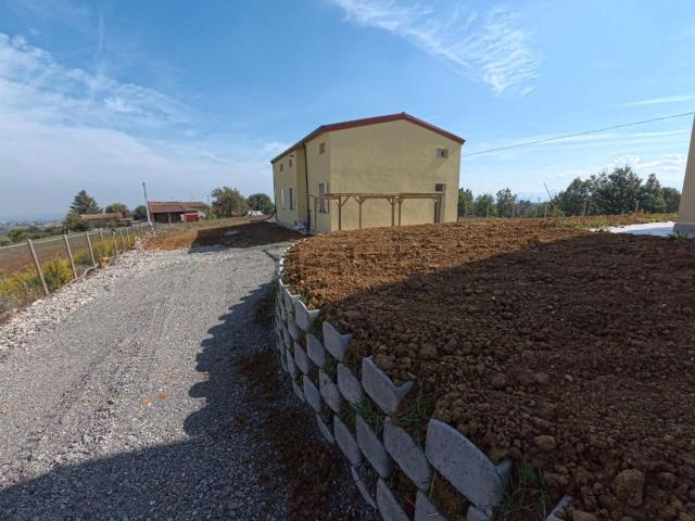 Villetta indipendente in vendita di 180 m² in Via Borgonovo Campanaro