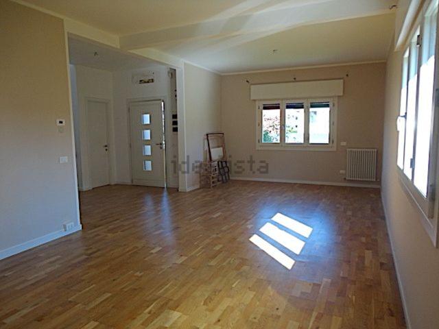 Villetta indipendente in vendita di 180 m² in Via Beato Luigi Guanella