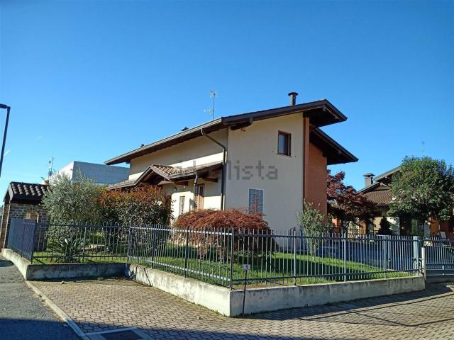 Villetta indipendente in vendita di 180 m² in Via Bruno Ferrazzi, 44