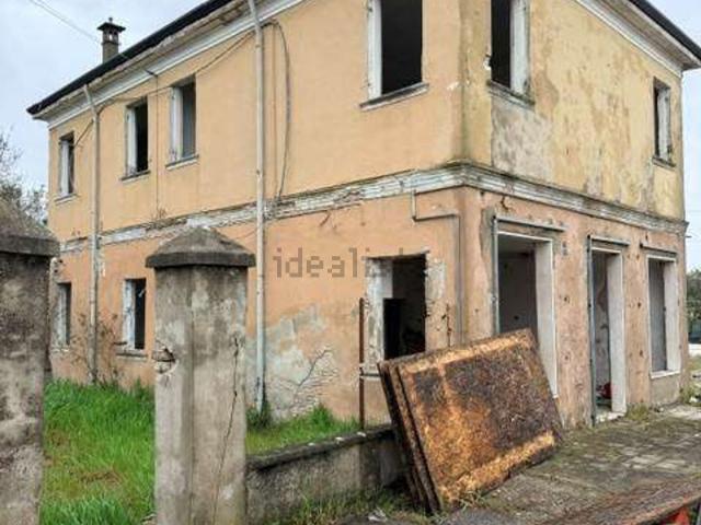 Villetta indipendente in vendita di 180 m² in Via G. Garibaldi