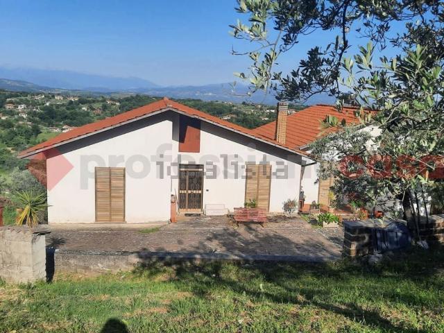 Villetta indipendente in vendita di 180 m² in Via Gracilia, 51