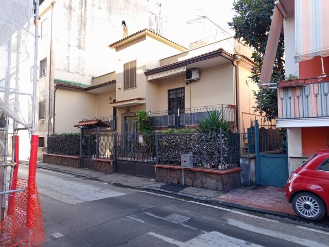 Villetta indipendente in vendita di 180 m² in Via Don Lorenzo Milani