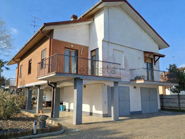 Villetta indipendente in vendita di 180 m² in Via Dante Alighieri, 35