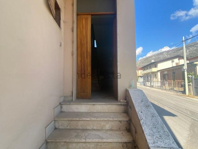Villetta indipendente in vendita di 180 m² in Via degli Appennini