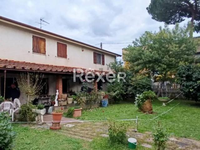 Villetta indipendente in vendita di 180 m² in Via del Castagno