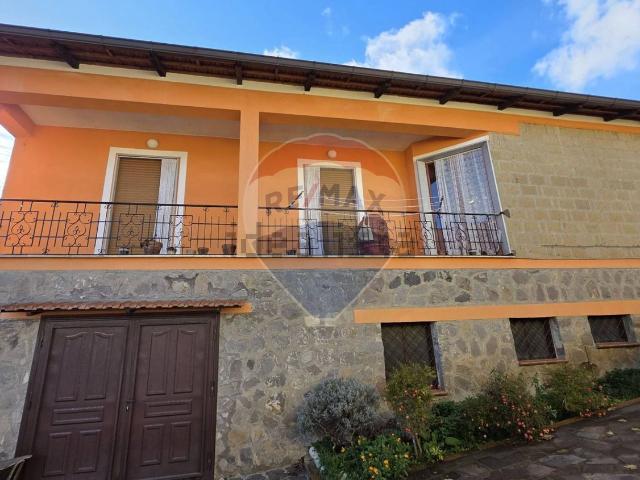Villetta indipendente in vendita di 180 m² in Via delle Camelie, 14