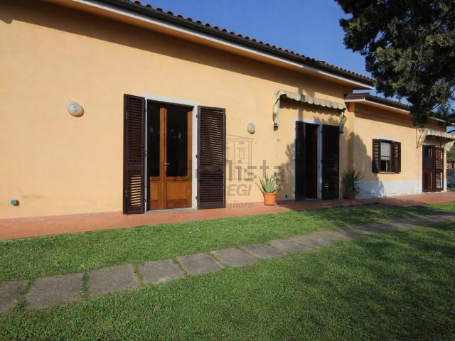 Villetta indipendente in vendita di 180 m² in Via di Tiglio, 611