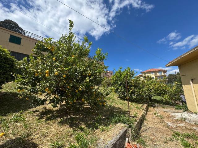 Villetta indipendente in vendita di 180 m² in Via Duca D&apos Aosta