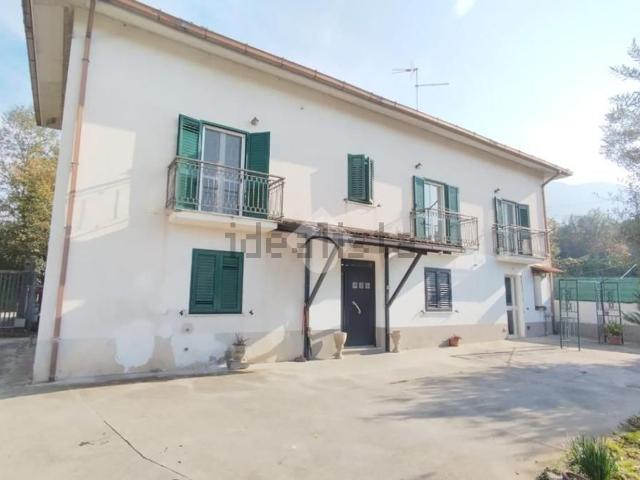 Villetta indipendente in vendita di 180 m² in Via Foresta, 63