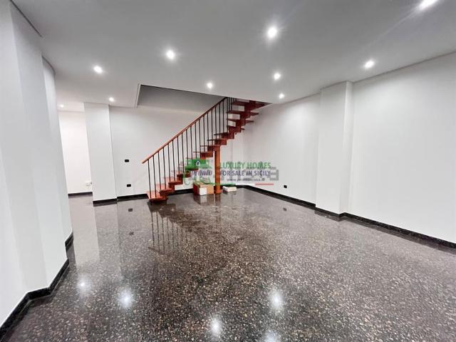 Villetta indipendente in vendita di 180 m² in Via Fabio Filzi
