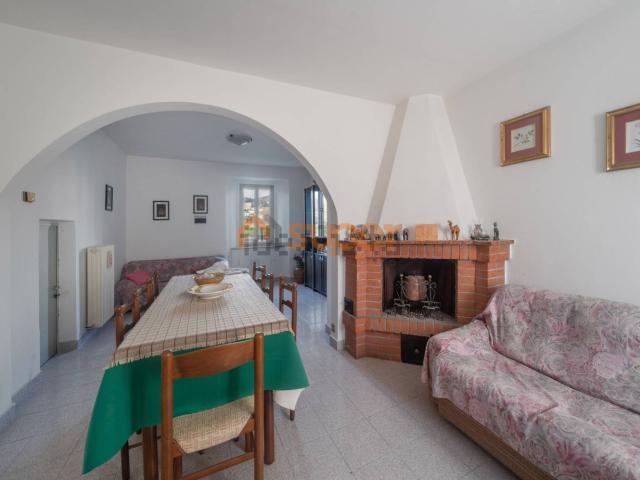 Villetta indipendente in vendita di 180 m² in Via Firenze