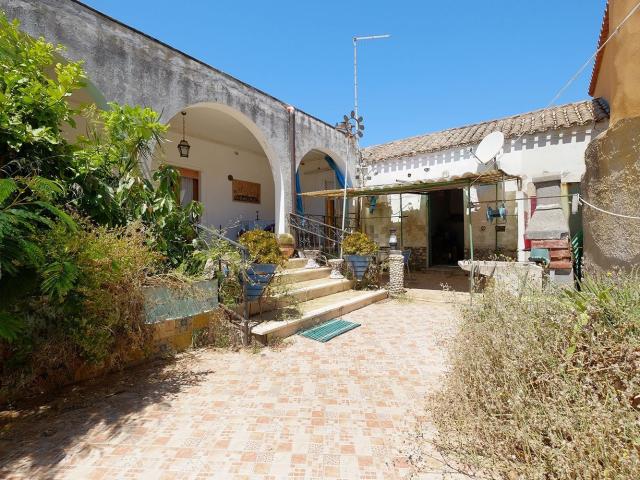 Villetta indipendente in vendita di 180 m² in Via I Maggio, 3