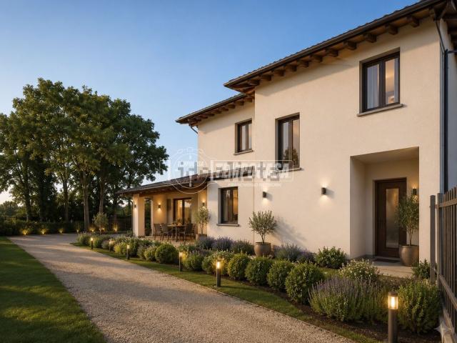 Villetta indipendente in vendita di 180 m² in Via Indipendenza