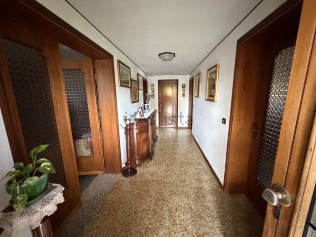 Villetta indipendente in vendita di 180 m² in Via Olmo
