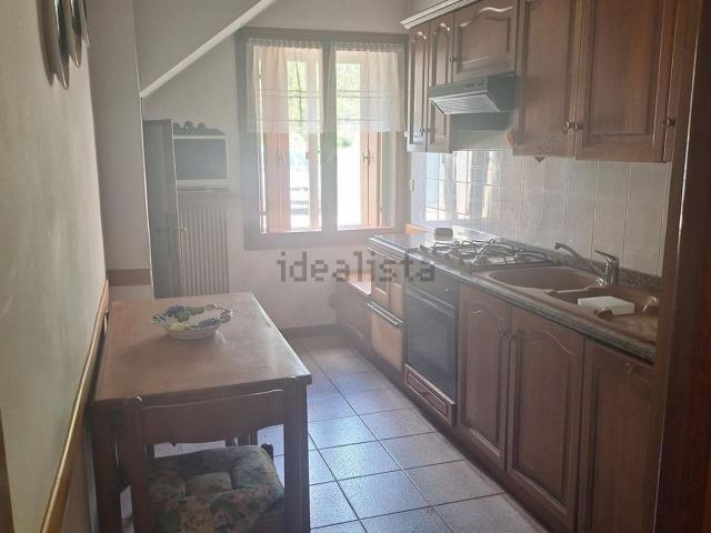 Villetta indipendente in vendita di 180 m² in Via Montegrappa