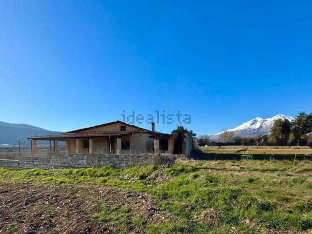 Villetta indipendente in vendita di 180 m² in Via Macerine