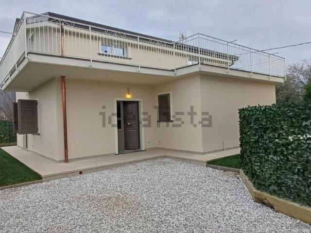 Villetta indipendente in vendita di 180 m² in Via Marina Vecchia