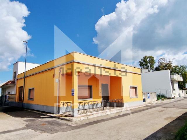 Villetta indipendente in vendita di 180 m² in Via Martiri del Terrorismo, 85