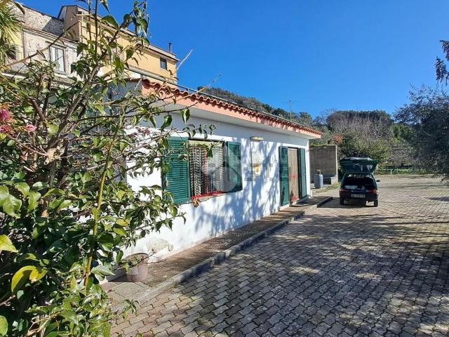 Villetta indipendente in vendita di 180 m² in Via Michele di Florio, 7