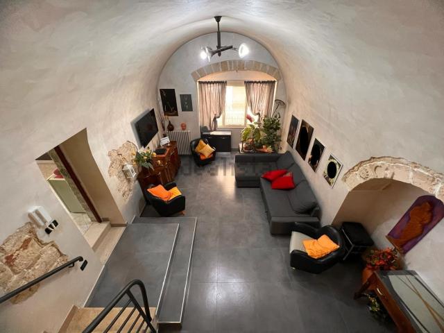 Villetta indipendente in vendita di 180 m² in Via Savonarola