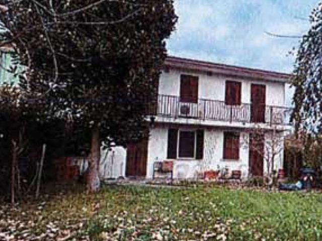 Villetta indipendente in vendita di 180 m² in Via Sabbioni
