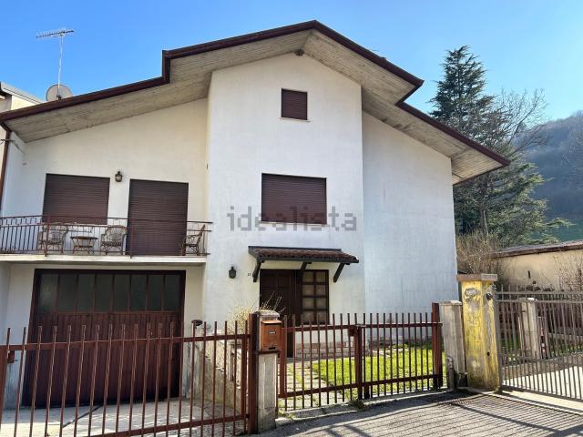 Villetta indipendente in vendita di 180 m² in Via San Caterina, 40