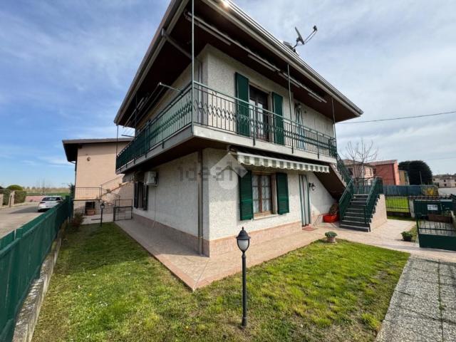 Villetta indipendente in vendita di 180 m² in Via Sette Martiri, 13