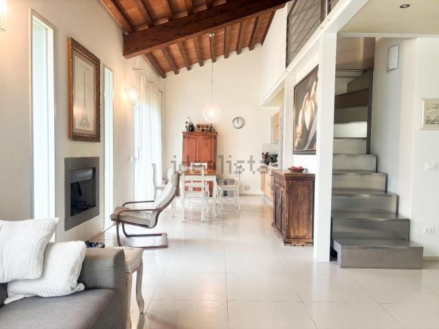 Villetta indipendente in vendita di 180 m² in Via Senese Romana, 289