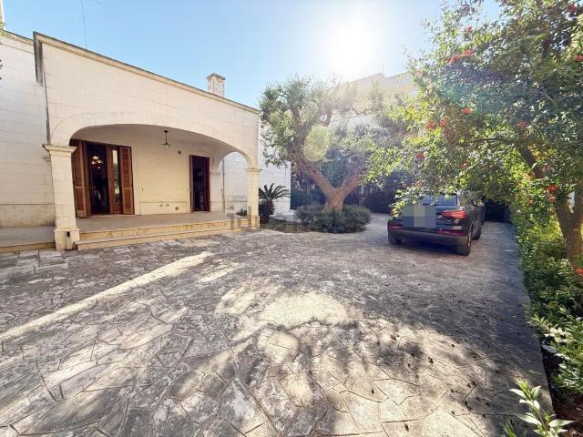Villetta indipendente in vendita di 180 m² in Via Spaventa