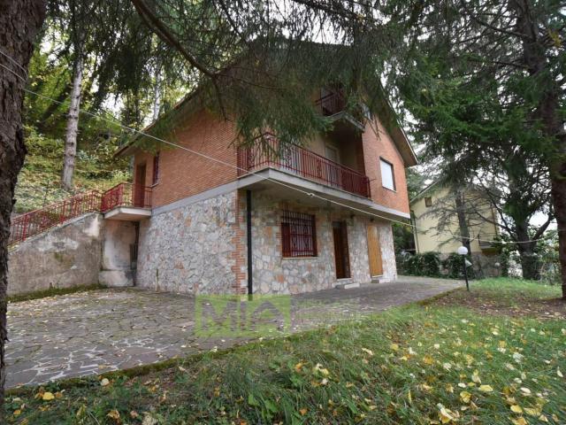 Villetta indipendente in vendita di 180 m² in Via Papiri