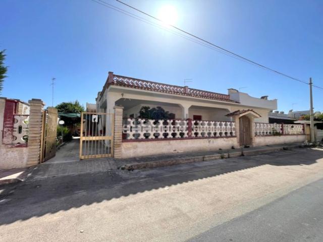 Villetta indipendente in vendita di 180 m² in Via Pesce Siluro