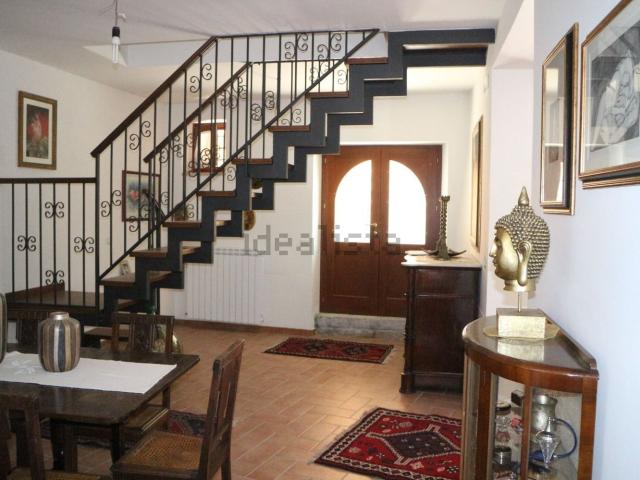 Villetta indipendente in vendita di 180 m² in Via Piano