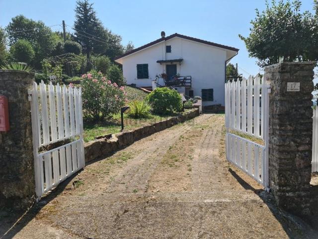 Villetta indipendente in vendita di 180 m² in Via Privata Montecarboli