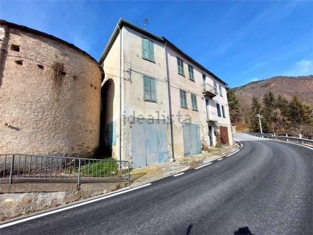 Villetta indipendente in vendita di 180 m² in Via Provinciale in San Bernardo
