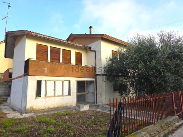 Villetta indipendente in vendita di 180 m² in Via Roma