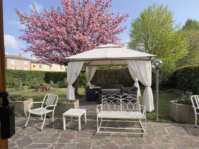 Villetta indipendente in vendita di 180 m² in Via Roma