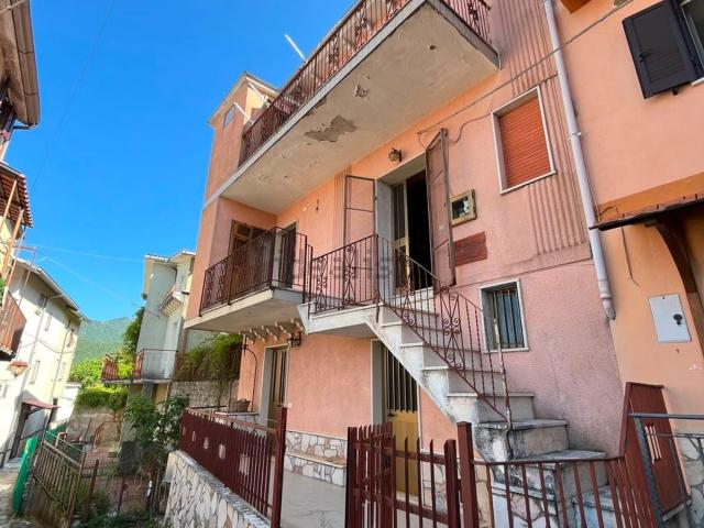 Villetta indipendente in vendita di 180 m² in Via Trieste