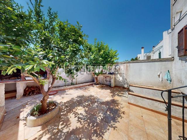 Villetta indipendente in vendita di 180 m² in Via Ugo Foscolo, 13