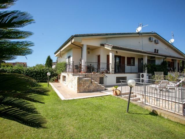 Villetta indipendente in vendita di 180 m² in Via Valerio Giacomini, 29