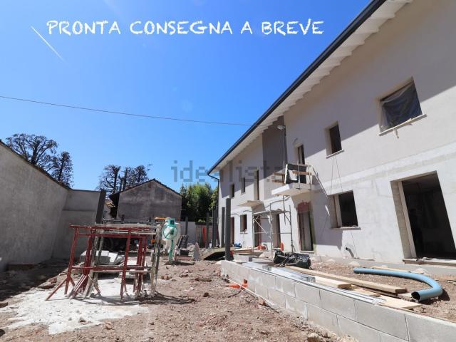 Villetta indipendente in vendita di 180 m² in Via Varese, 26