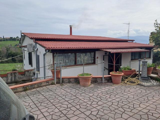 Villetta indipendente in vendita di 180 m² in Via Vecchia di Napoli