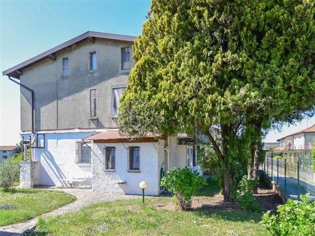 Villetta indipendente in vendita di 180 m² in Viale Italia