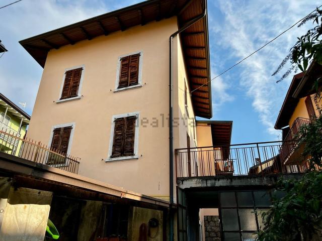 Villetta indipendente in vendita di 180 m² in Vicolo Orobico, 5