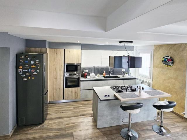 Villetta indipendente in vendita di 180 m² in Calle Comelli
