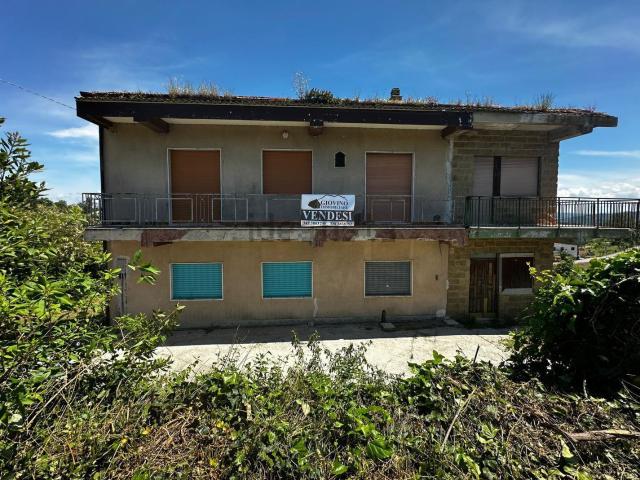 Villetta indipendente in vendita di 180 m² in Contrada Guarini Santa Marina
